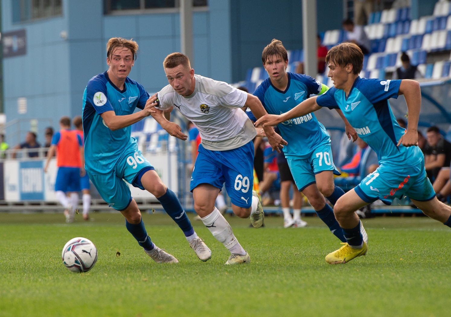 Молодежная футбольная лига россии